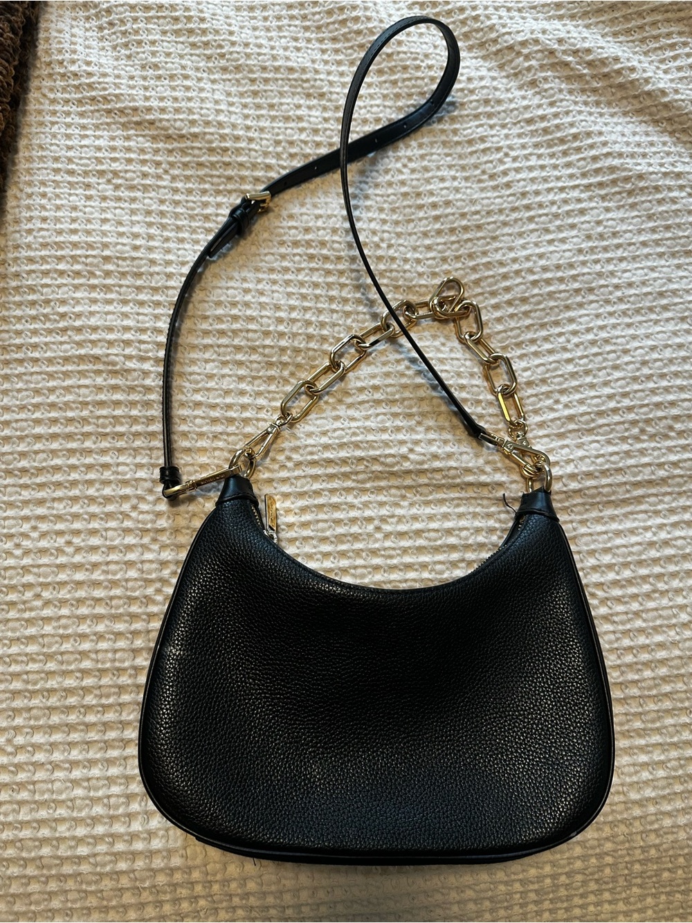 Michael Kors Large Black Pebbled Leather Shoulder Bag with Gold Chain Accent - Picture 5 of 9